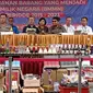 Barang-barang ilegal yang berasal dari Singapura dan ditemukan di Batam akhirnya dimusnahkan. Foto: liputan6.com/ajang nurdin&nbsp;