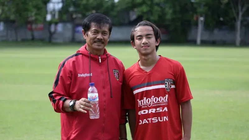 Pelatih Bali United, Indra Sjafri dan Muhammad Rafid Habibie (Liputan6)