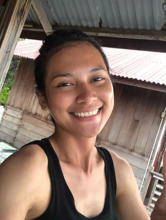 <p>Indah Permatasari kembali berselfie dengan bare face, tapi tentu tetap tampak cantik. Foto: Instagram.</p>