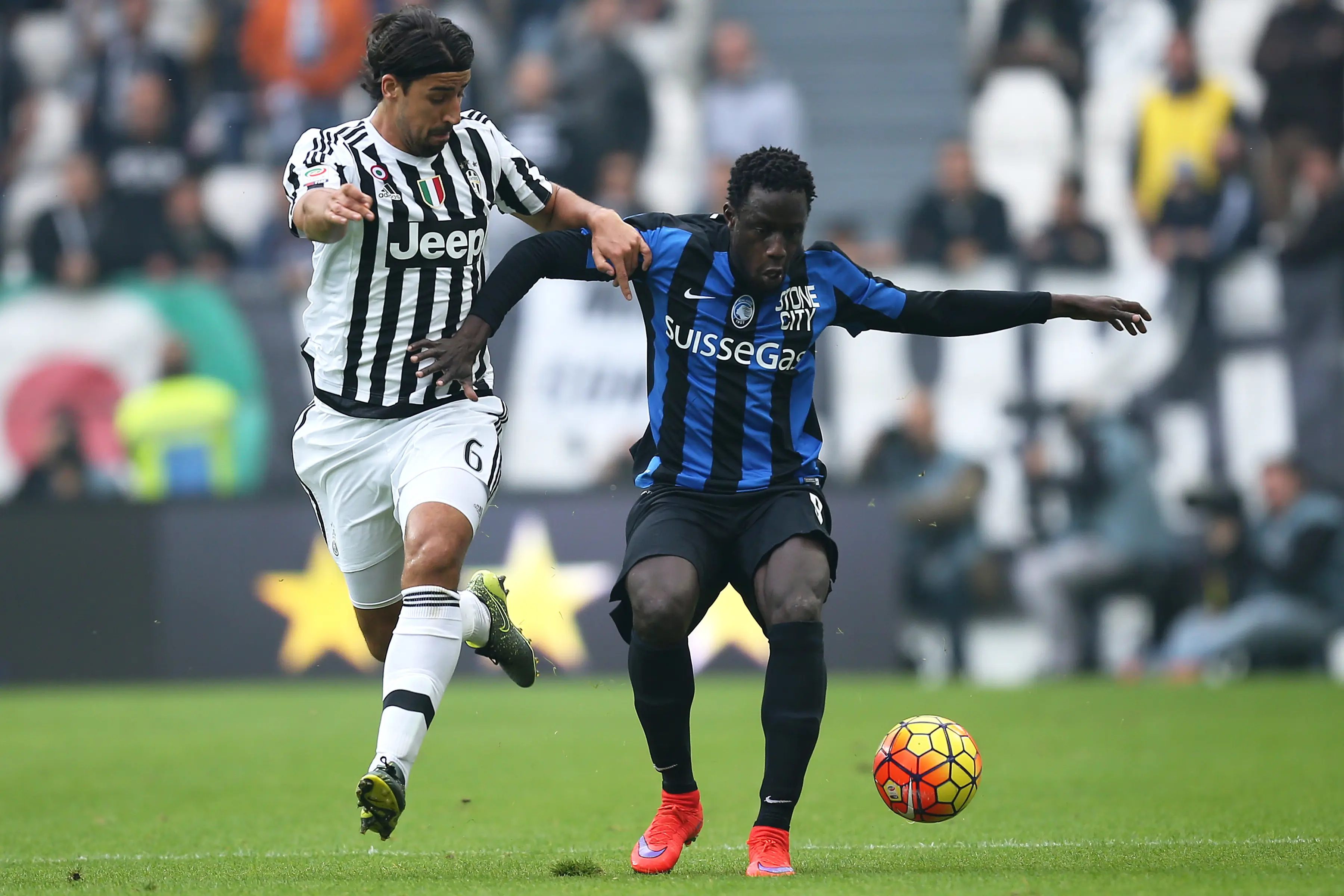 Boukary Drame (kanan) (AFP/Marco Bartolerro)