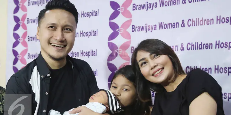 20160825- Arie Untung dan Fenita Dikaruniai Anak Ketiga-Jakarta- Herman Zakharia