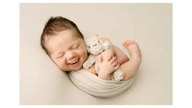 Fotografer Ini Edit Foto Wajah Bayi, 6 Potretnya Bikin Ngakak