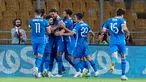 Para pemain Yunani merayakan setelah mencetak gol ke gawang Gibraltar pada pertandingan sepak bola kualifikasi Grup B Euro 2024 antara Yunani dan Gibraltar di OPAP Arena, Athena, Yunani, Minggu (10/9/2023). (AP Photo/Yorgos Karahalis)