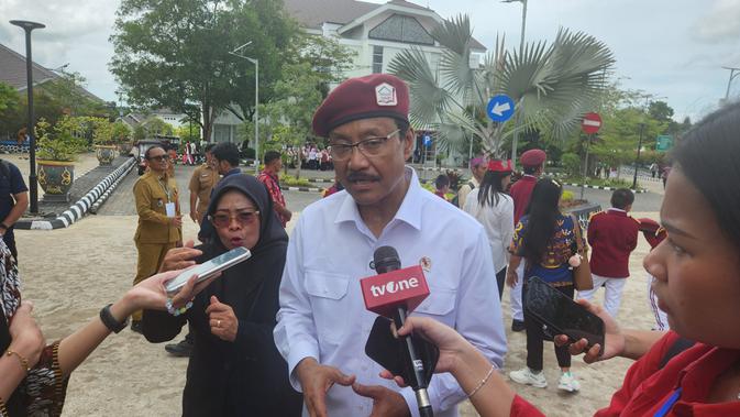 Mensos Tegaskan Tak Ada Siswa Titipan di Sekolah Rakyat