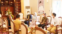 Gubernur Riau Syamsuar saat menerima kunjungan Jaffee Arizon Suardin, Direktur Utama PT Pertamina Hulu Rokan (PHR)—Region Sumatera, di Rumah Dinas Gubernur Riau. Dok