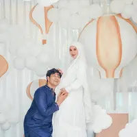 Dikaruniai buah hati adalah hal yang menyenangkan. Terlebih untuk Ammar Zoni dan Irish Bella, mengingat sebelumnya mereka pernah mengalami hal yang menyedihkan. Menjadi orang tua, tentu Ammar dan istri memiliki cerita mengharukan. (Instagram/_irishbella_)