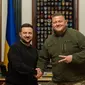 Presiden Ukraina Volodymyr Zelenskyy&nbsp;dan Valerii Zaluzhnyi. (Dok. Twitter/@ZelenskyyUa)