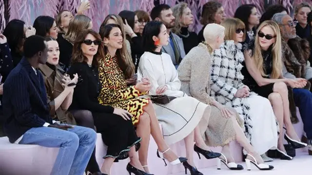 Debut Matthieu Blazy Rancang Koleksi Haute Couture Chanel, Gaun Transparan Mendominasi