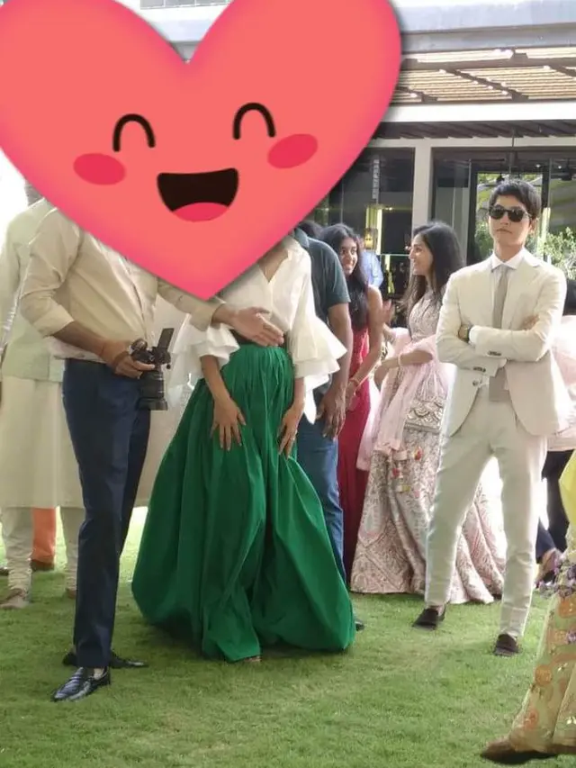 Bikin Heboh Penggemar, Ini 7 Potret Song Joong Ki Kondangan di Bali
