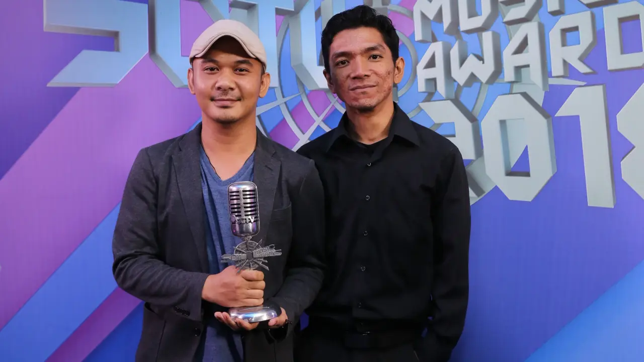 [Bintang] Payung Teduh
