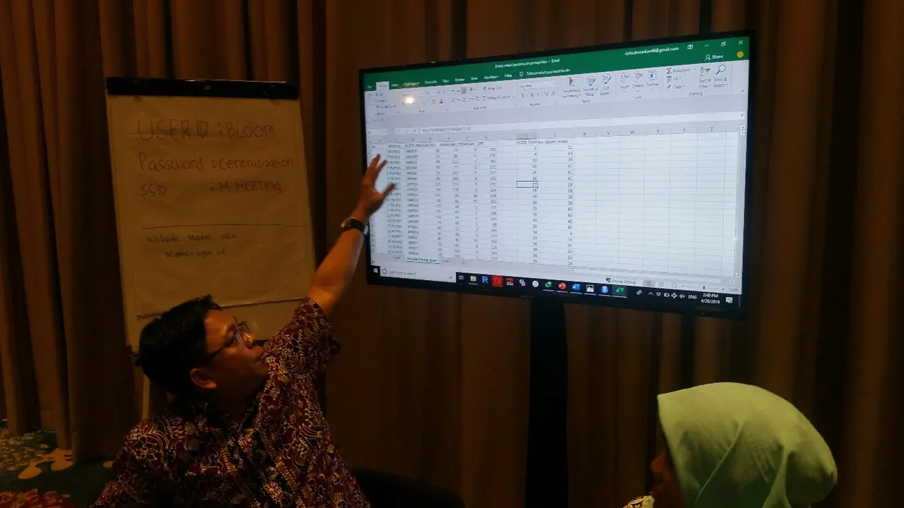Berbagai lembaga survei pun membeberkan data dan proses penghitungannya