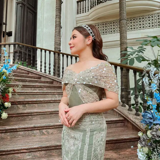 6 Potret Prilly Latuconsina Jadi Bridesmaid di Pernikahan Sahabat, Didoakan Menyusul
