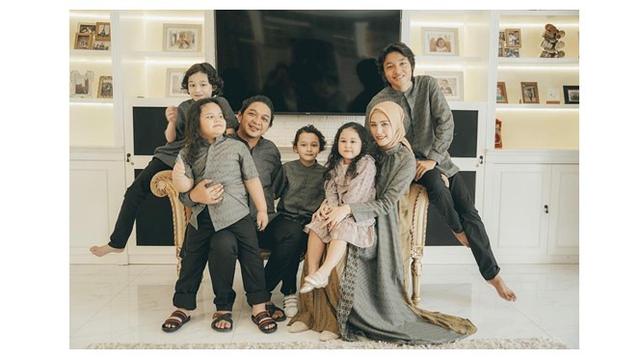 Potret 7 Selebriti Wanita dengan Anak Sambungnya, Kompak Banget