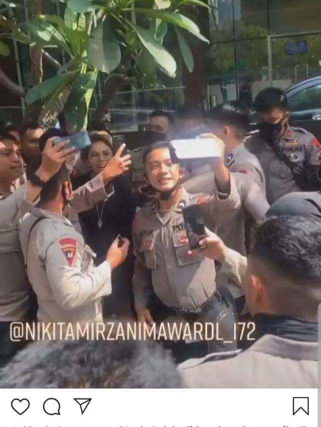 Unggahan Hotman Paris. (Foto: Instagram @hotmanparisofficial)