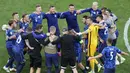 Timnas Slovakia berhasil membuat kejutan dengan menekuk Timnas Polandia 2-1 pada laga Grup E Euro 2020, di Saint Petersburg Stadium, Senin (14/6/2021). (Anton Vaganov/Pool via AP)