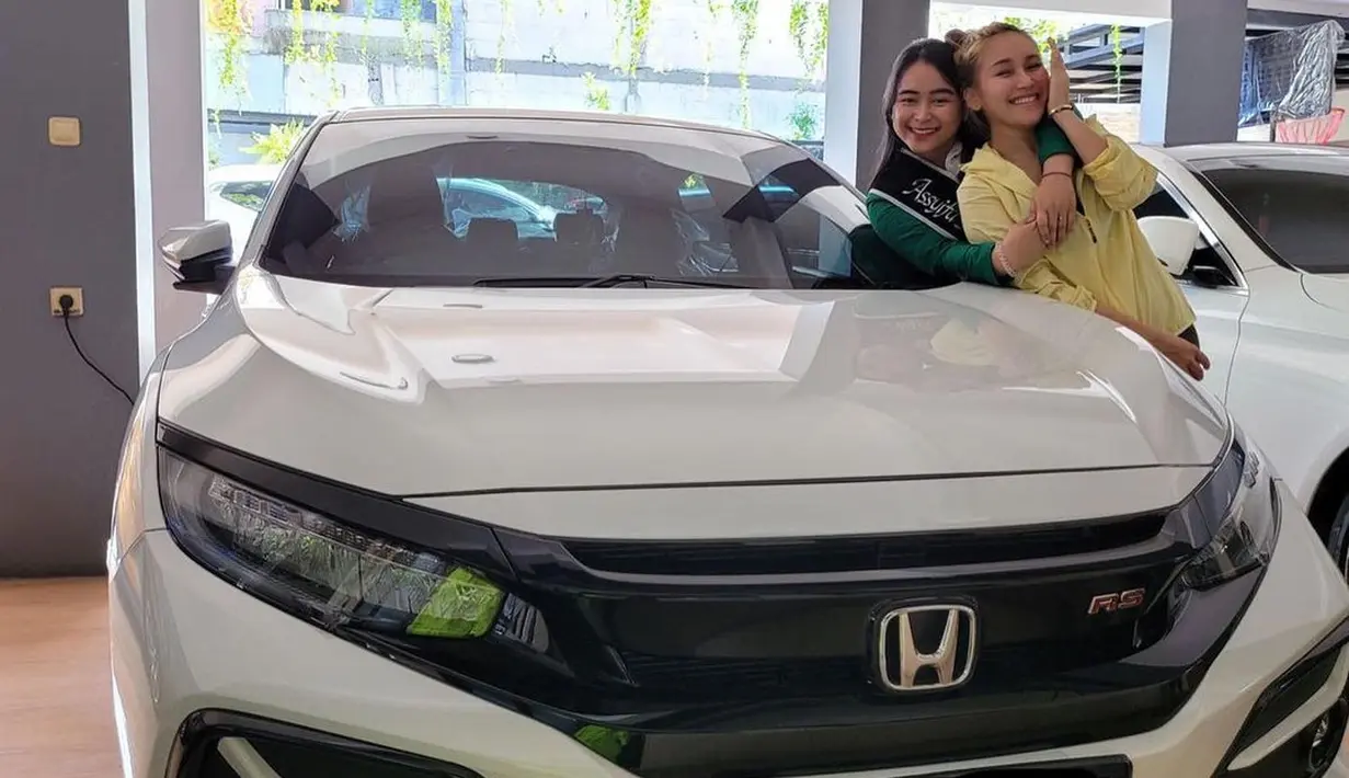 Keluarga Ayu Ting Ting (Instagram/mom_ayting92_)