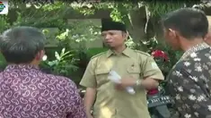 Mereka protes karena anaknya tidak diterima. Kepada pihak sekolah, mereka mempertanyakan alasannya. Sebab, domisili mereka dekat dengan sekolah.