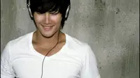 Kim Jong Kook Mulai Gelar Konser Dunia