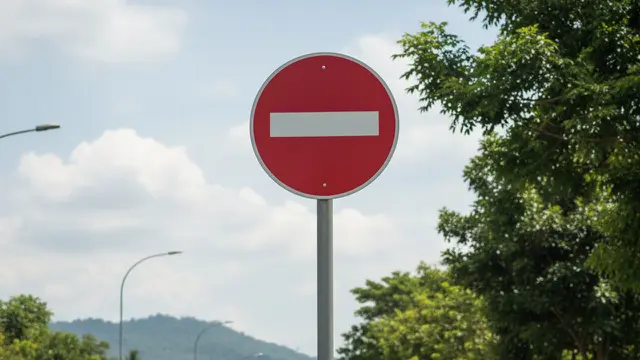 Tanda Dilarang Masuk