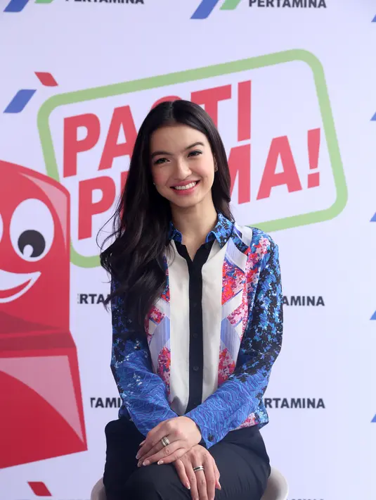 Ditemui di kawasan Lenteng Agung, Jakarta Selatan, Jumat (11/12/2015), model 30 tahun ini mengatakan meski berkarir di dunia hiburan, tetap harus ada waktu untuk bersama keluarga. (Andy Masela/Bintang.com)