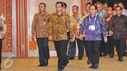 Presiden Joko Widodo tiba menghadiri pembukaan Kompas 100 CEO Forum di Jakarta Convention Center (JCC), Kamis (24/11). Forum tersebut menjadi ajang dialog para pemimpin perusahaan setingkat Chief Executive Officer (CEO)‎. (Liputan.com/Angga Yuniar)