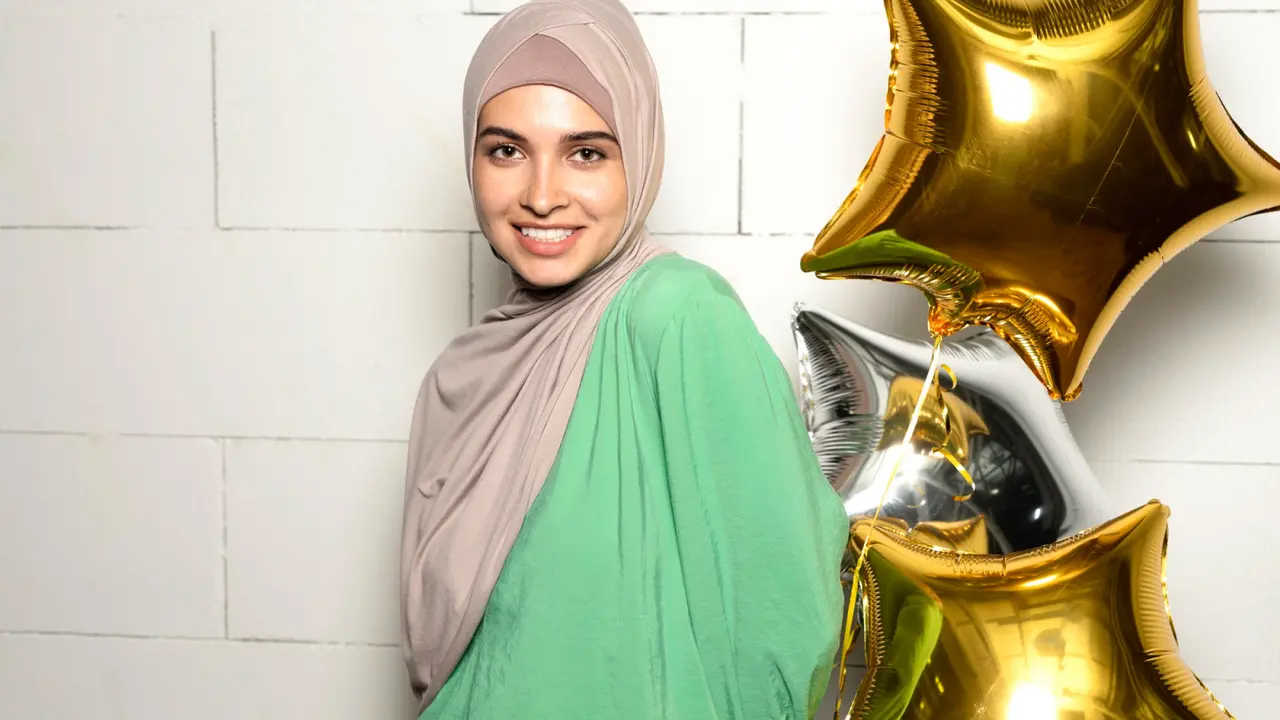 Ilustrasi ulang tahun, muslimah