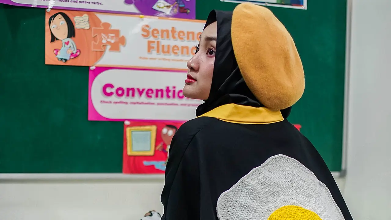 Inspirasi Busana Hijab Dengan Topi