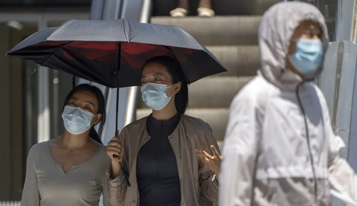 <p>Gelombang panas yang berasal dari El Nino juga melanda sejumlah negara di dunia. Selain China, negara lain yang mengalami panas lebih tinggi dibandingkan lainnya adalah Vietnam dan India. (AP Photo/Mark Schiefelbein)</p>