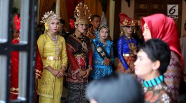 Pemberian Marga Kahiyang Ayu Bobby Nasution Hadir Bernunsa Pink News Entertainment Fimela Com