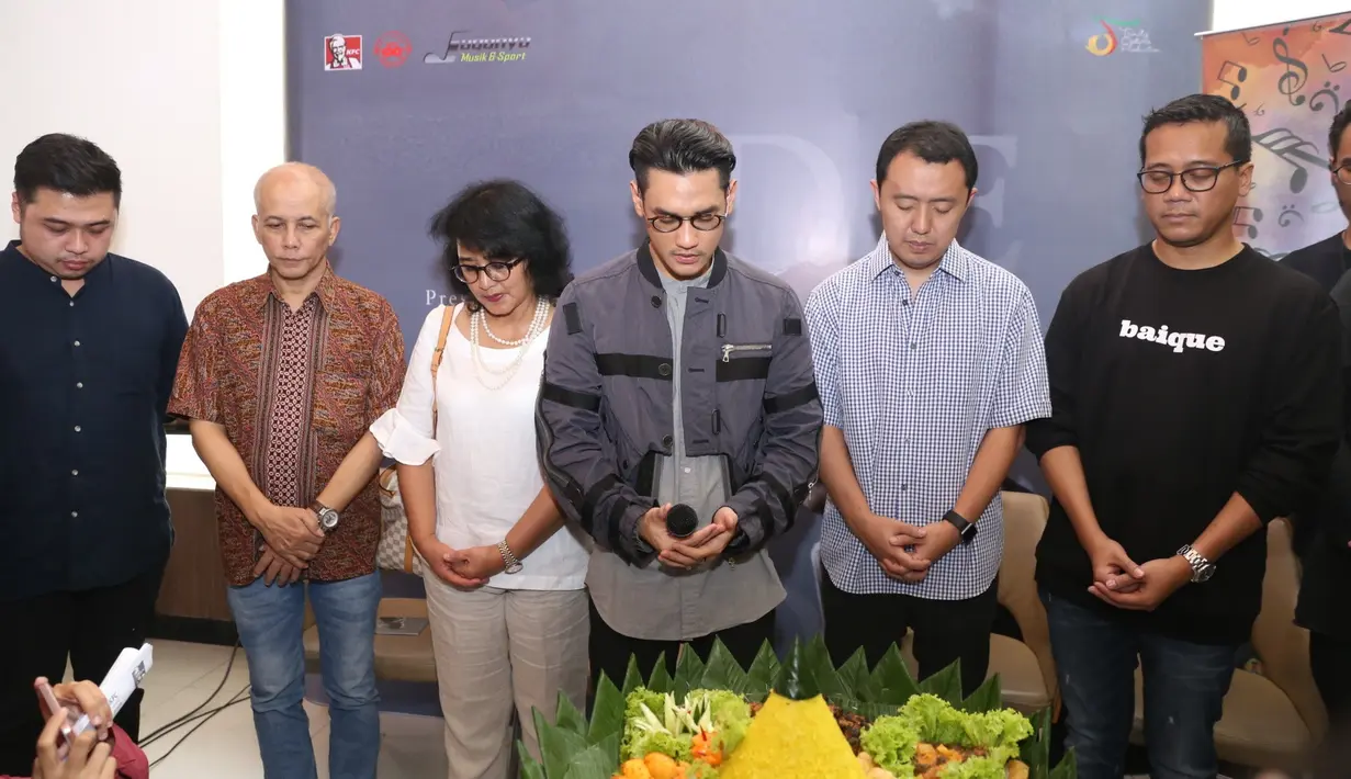 Ada tiga lagu dalam albumnya yang berbeda. Lagu yang membawa namanya melambung itu diremake. Ketiga lagu tersebut adalah Sadis, Bukan Cinta Biasa, dan Bawalah Cintaku. (Nurwahyunan/Bintang.com)