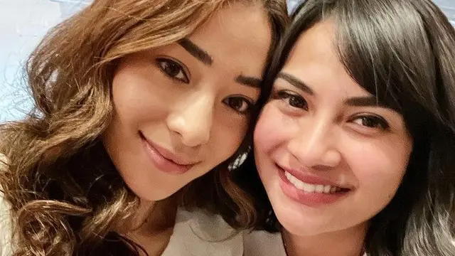 Dikenal Teman Baik, Ini 7 Potret Kebersamaan Vanessa Angel dan Rekan Artis