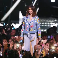 Beberapa waktu silam Selena Gomez sempat menghentikan kariernya di dunia musik lantaran penyakit lupus yang diderita dan proses rehaabilitasi yang dijalaninya. Namun belakangan ini ia mulai berkarier lagi. (AFP/Bintang.com)