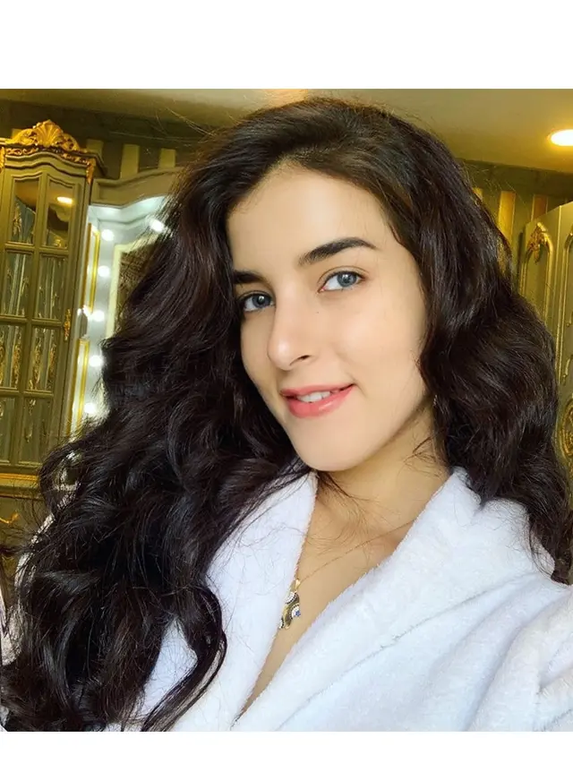 Bikin Heboh Netizen, Ini 6 Potret Tasya Farasya dengan Gaya Sederhana