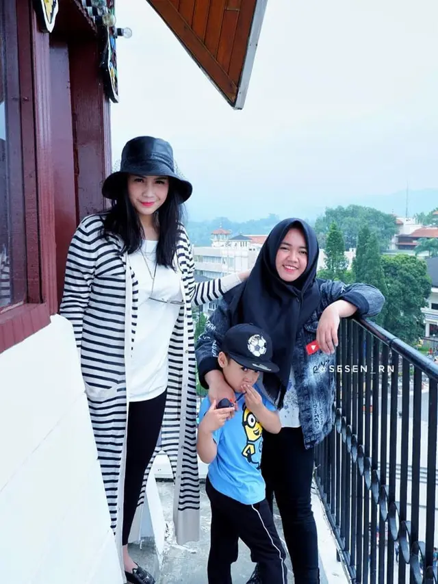 Dapat Puluhan Juta dalam Sekali Endorse, Ini 6 Potret Lala Pengasuh Rafathar