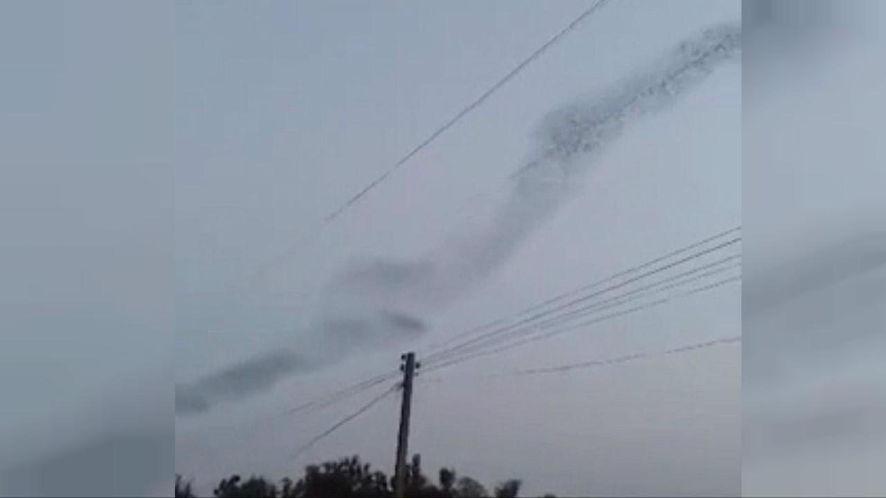 Pemandangan 'Horor' Ribuan Kelelawar di Langit Thailand