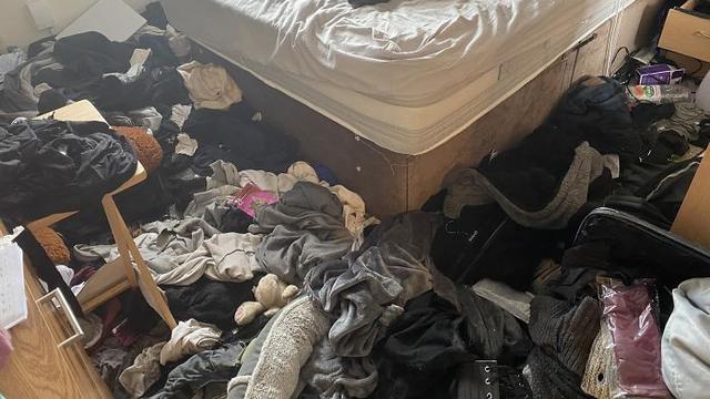 8 Potret Kamar Tidur Paling Berantakan, Bikin Geli Lihatnya