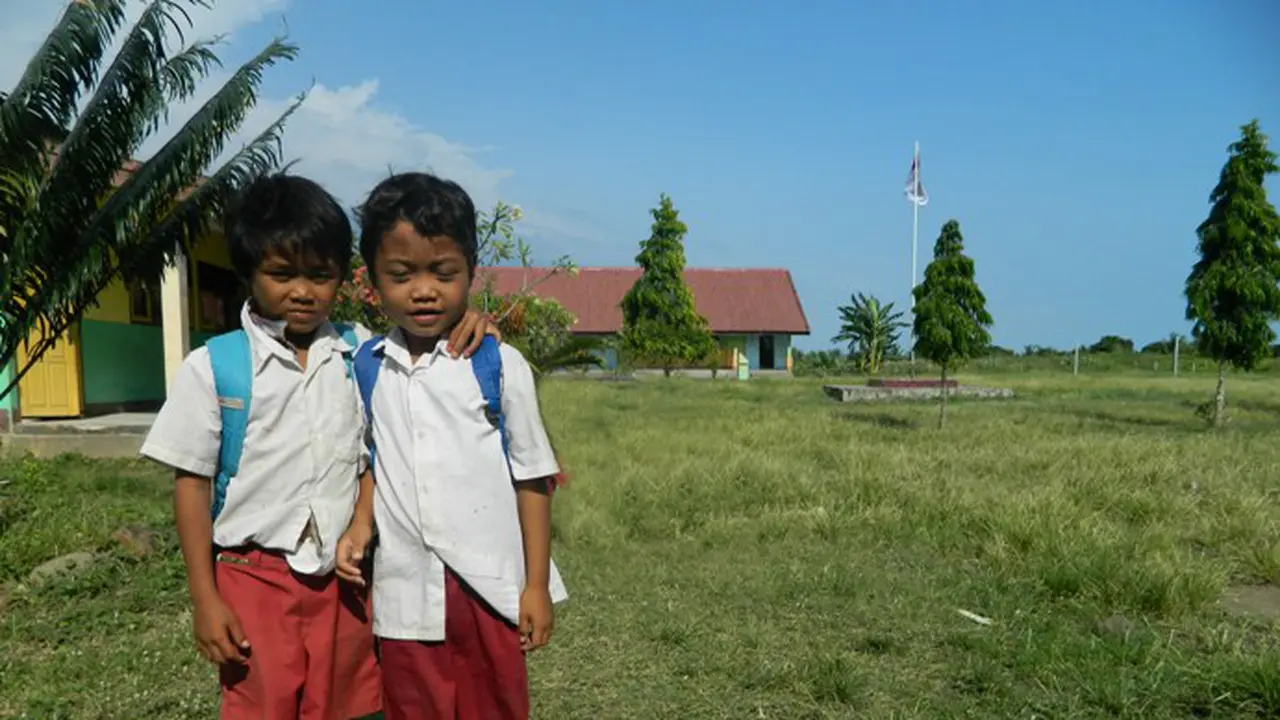 Yuk, Dukung Pendidikan Dasar Anak Melalui GNOTA. Foto : Dok. Yayasan Lembaga Gerakan Nasional Orang Tua Asuh – GNOTA