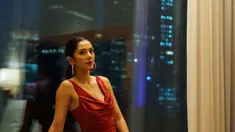 Tak melulu pakai kaus slimfit dan legging, Fanny Ghassani terlihat menawan saat mengenakan dres ala gala diner ini. Penampilan pemeran sinetron Cinta Fitri itu bak supermodel. (Liputan6.com/IG/@fannyghassani).