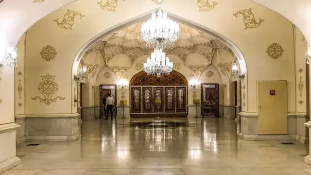 Budaya dan Seni Persia di Iran Mall