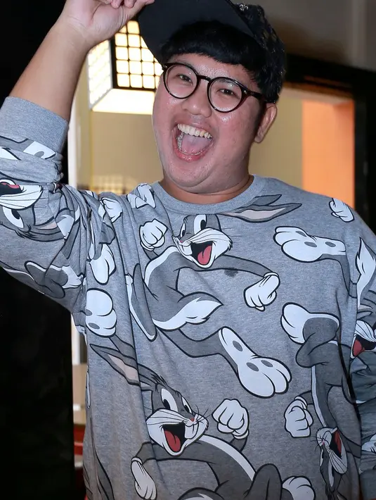 Ricky juga menjelaskan jika single tersebut bercerita tentang rasa sukanya terhadap seorang perempuan. ‘Ceritanya tentang aku suka sama cewek. Awalnya nggak suka, tapi akhirnya jadi cuka cama cuka deh,’ jelasnya. (Galih W. Satria/Bintang.com)