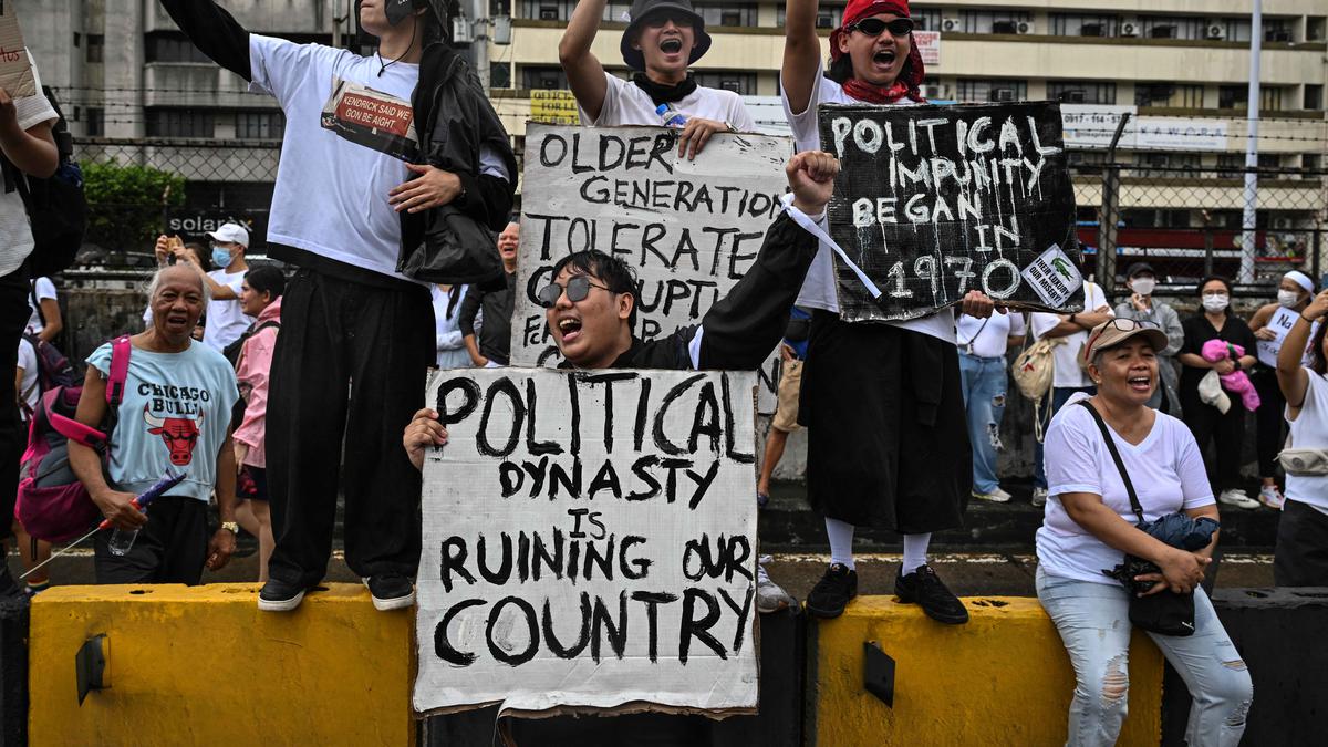 Turun ke Jalan, Ribuan Warga Filipina Protes Skandal Proyek Pengendali Banjir