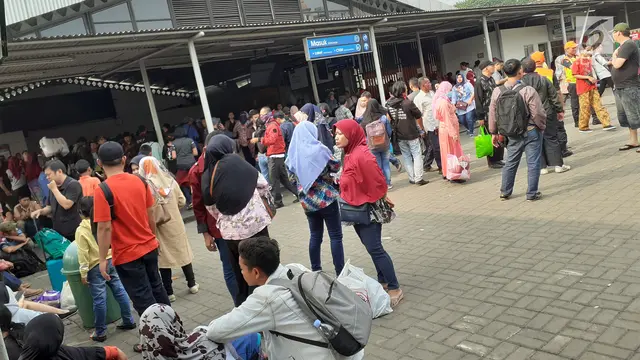 Gangguan Listrik, Calon Penumpang KRL Tertumpuk di Stasiun Bogor