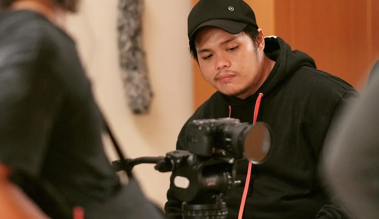 Pemeran Memet diperankankan oleh Kemal Fathur. Kini Kemal menjadi salah satu orang penting di balik layar pembuatan film. Ia mulai belajar menjadi sutradara dan terus berkembang dari waktu ke waktu. (Liputan6.com/IG/kemalfathur)