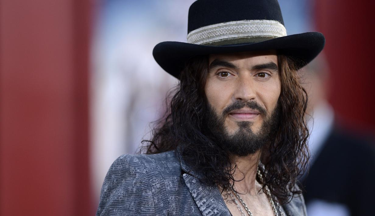 10 Aktor Tampan yang Memesona dengan Rambut Gondrong ...