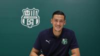 Jay Idzes diumumkan sebagai pemain baru Sassuolo, Sabtu (9/8/2025). (Dok. Sassuolo)
