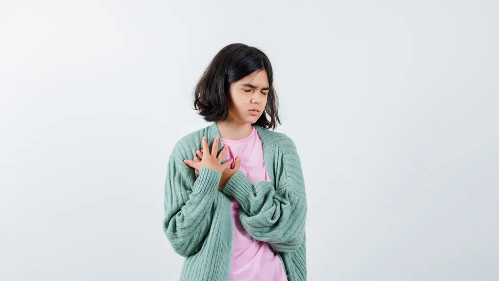 Mungkin kamu akan berpikir rasa tersebut adalah hal yang biasa. Namun, kamu perlu waspada karena bisa jadi termasuk kedalam tanda awal serangan jantung. [Dok/freepik.com/8photo]