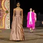 Beberapa koleksi yang ditampilkan Dior di Mumbai, India. (Dok: Indranil MUKHERJEE / AFP)