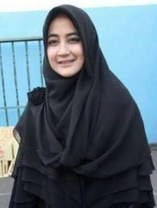 Kata Umi Pipik Soal Foto Mesra dengan Sunu Eks Matta Band ...