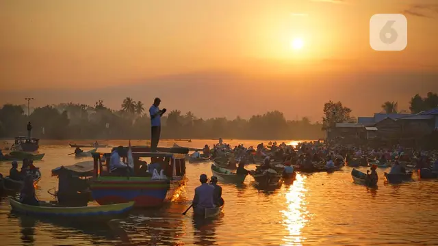 10 Tempat Wisata di Kalimantan Selatan Terpopuler, Sungai hingga Pusat