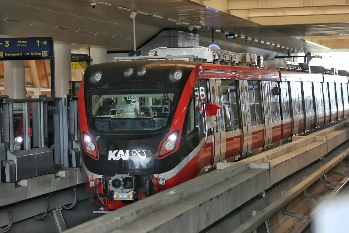 Pada hari ini, Senin (28/8/2023), Presiden Joko Widodo atau Jokowi meresmikan moda transportasi light rail transit (LRT) Jakarta, Bogor, Depok, Bekasi (Jabodebek).